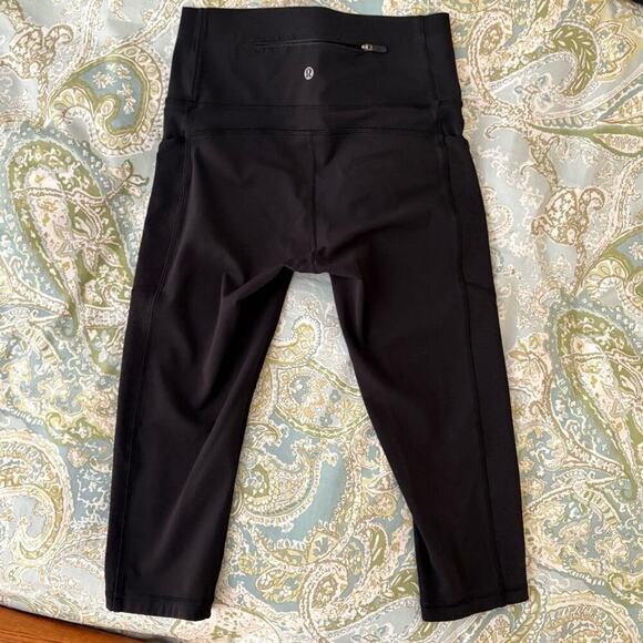 Lululemon Size 6 Mind Over Miles Crop (17" ) Leggings 
Good Condition - Picture 3 of 8